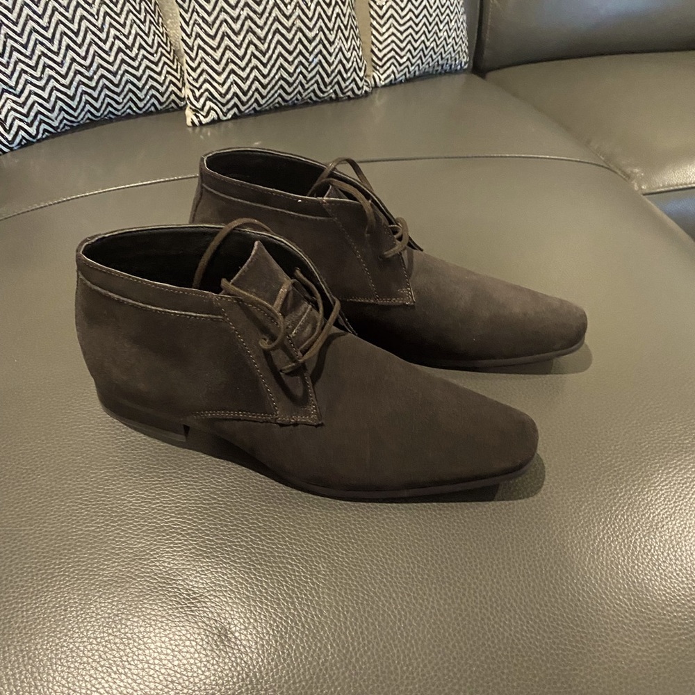 Brown Suede size 12